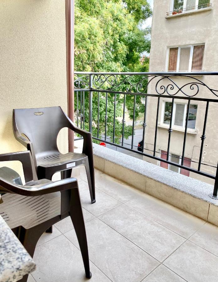 Cozy Studio Next To State Opera With Work Space Stara Zagora Exteriör bild